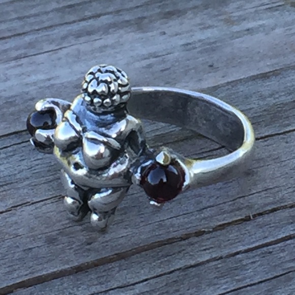 Goddess of Willendorf Ring .925 Sterling Silver w/ 2 genuine Garnet gems USA - Picture 8 of 15
